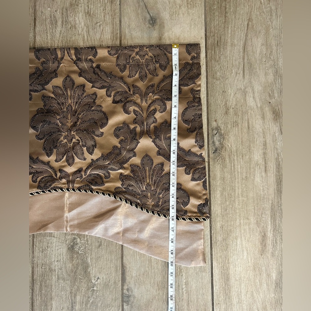 2 Luxury Brown Curtain panels. Each panel 50 in x 20 inches - Picture 3 of 8